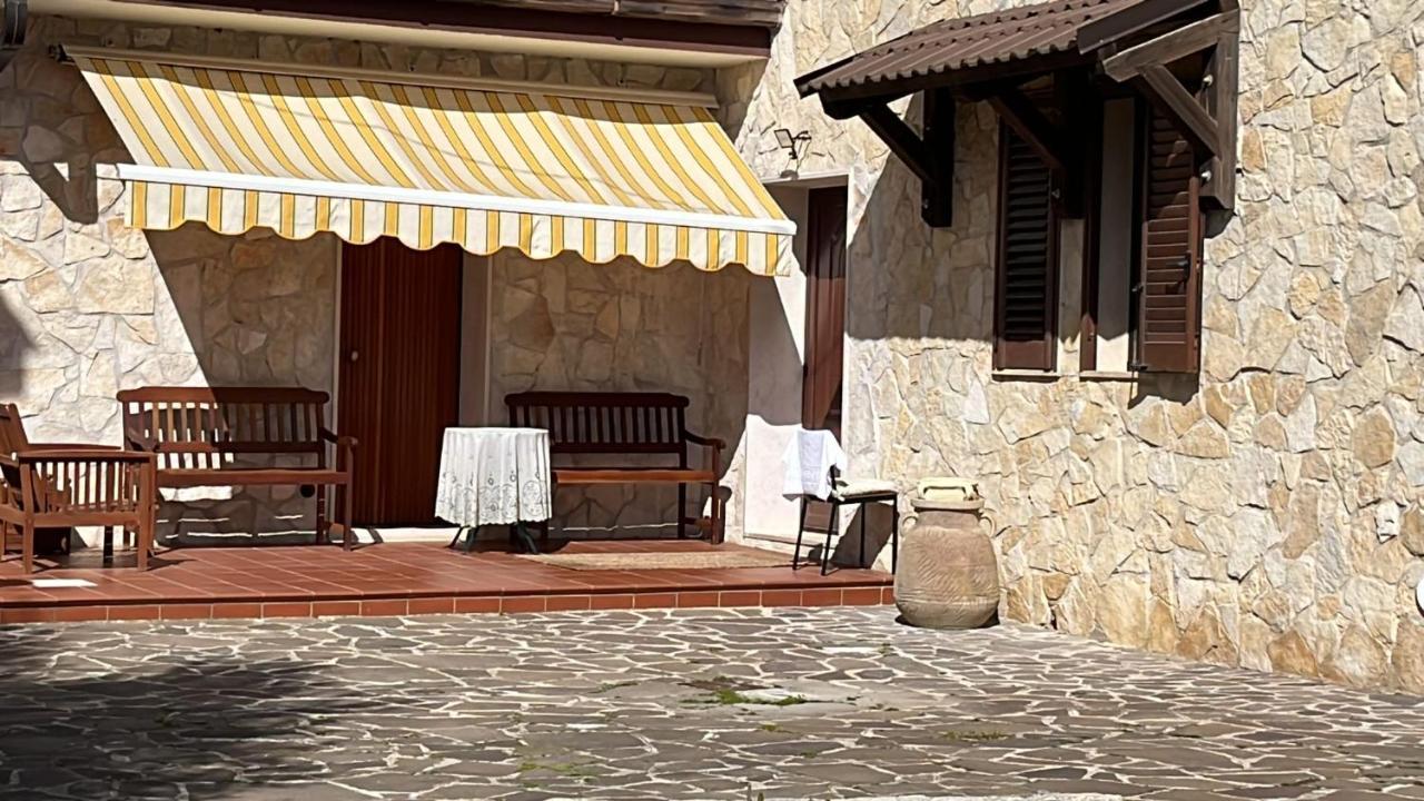 Case Vacanza E Camere In Villa Isabella Con Parcheggio Custodito E Wifi Джоя дел Коле Екстериор снимка
