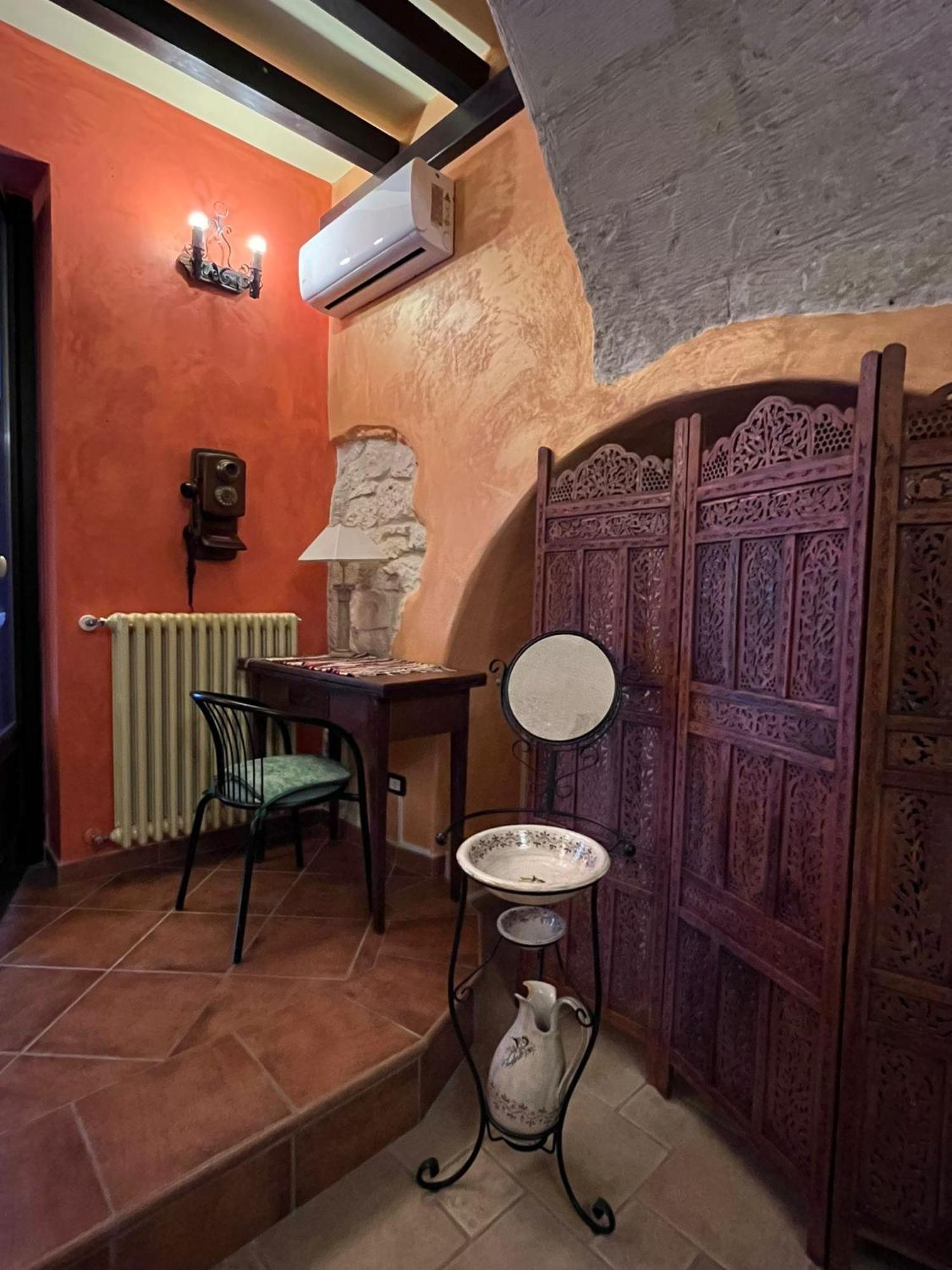 Case Vacanza E Camere In Villa Isabella Con Parcheggio Custodito E Wifi Джоя дел Коле Екстериор снимка